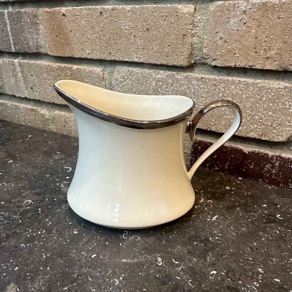 Lenox Solitaire Creamer, excellent condition.